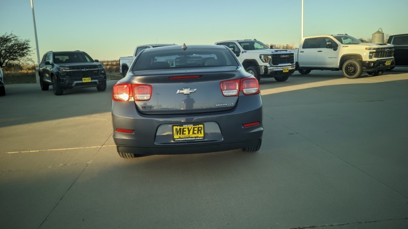 2013 Chevrolet Malibu 1LT photo 4