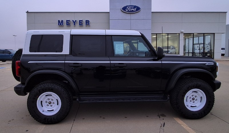 2025 Ford Bronco 4-Door Heritage Editon's photo