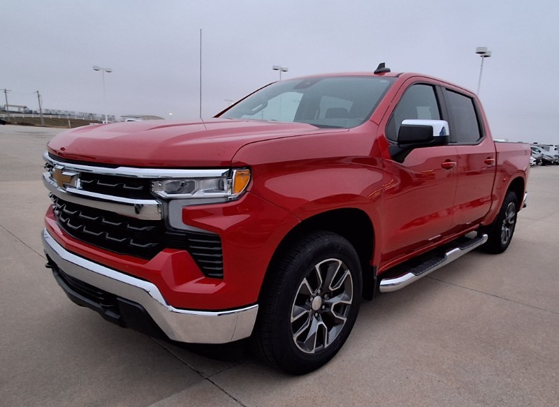 2022 Chevrolet Silverado 1500 LT photo 3