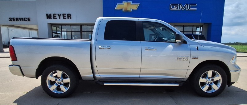 2017 RAM 1500 Big Horn 4x4 Crew Cab 5'7's photo