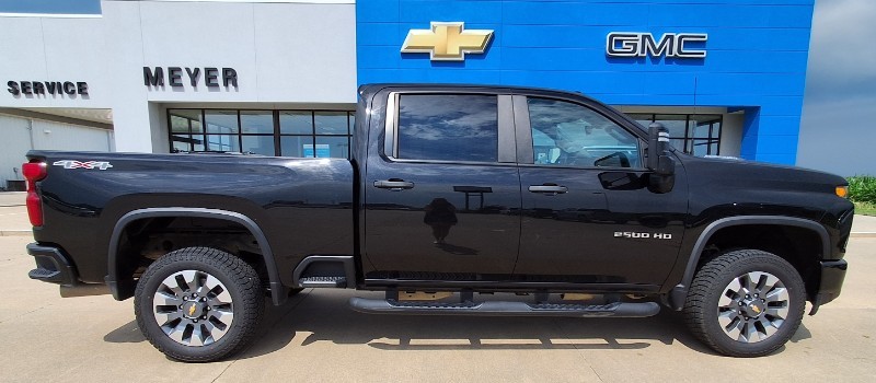 2023 Chevrolet Silverado HD Custom 4WD Crew Cab Standard Box's photo