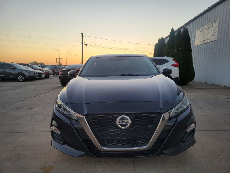 2020 Nissan Altima 2.5 SR photo 2