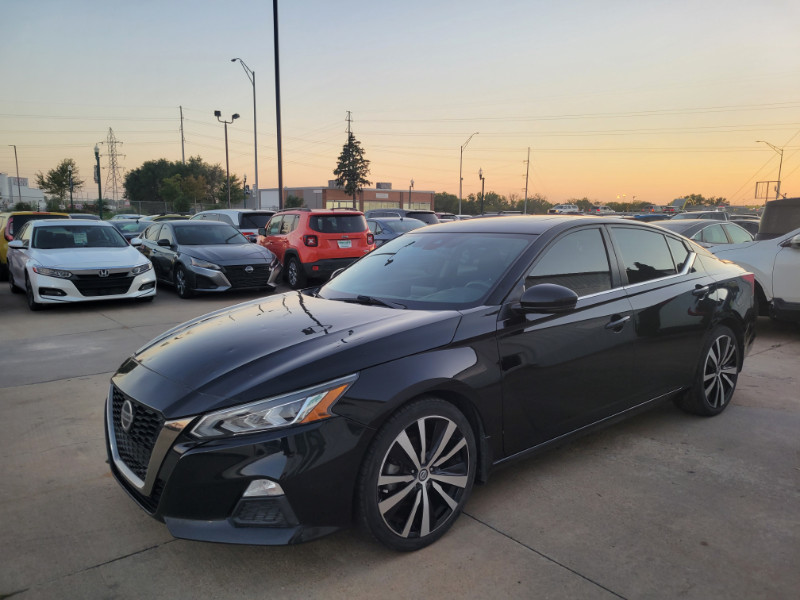 2020 Nissan Altima 2.5 SR photo 3