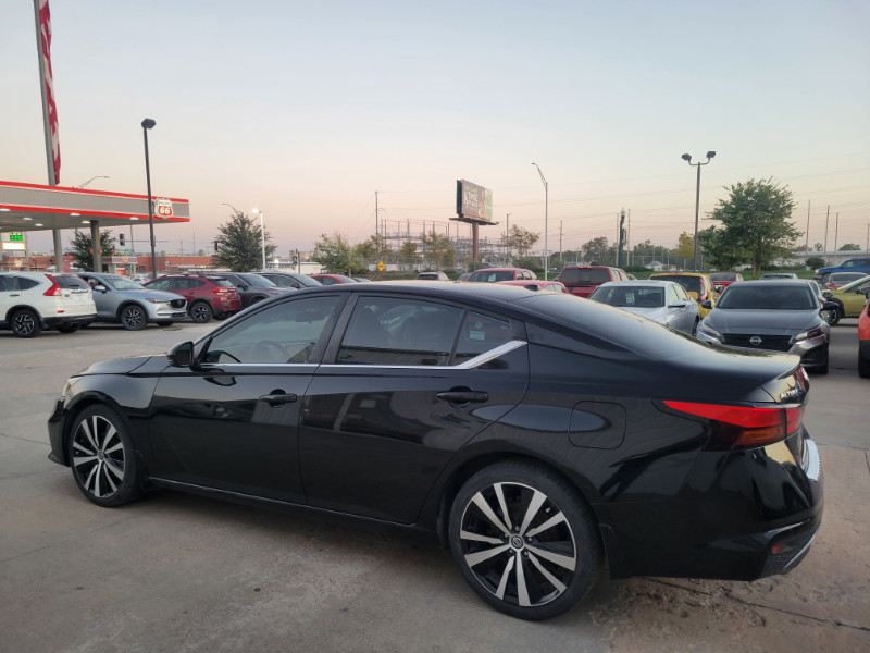 2020 Nissan Altima 2.5 SR photo 5