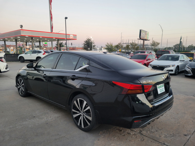 2020 Nissan Altima 2.5 SR photo 6