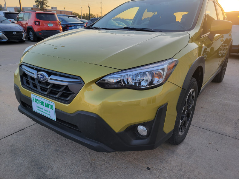 2023 Subaru Crosstrek Premium photo 3