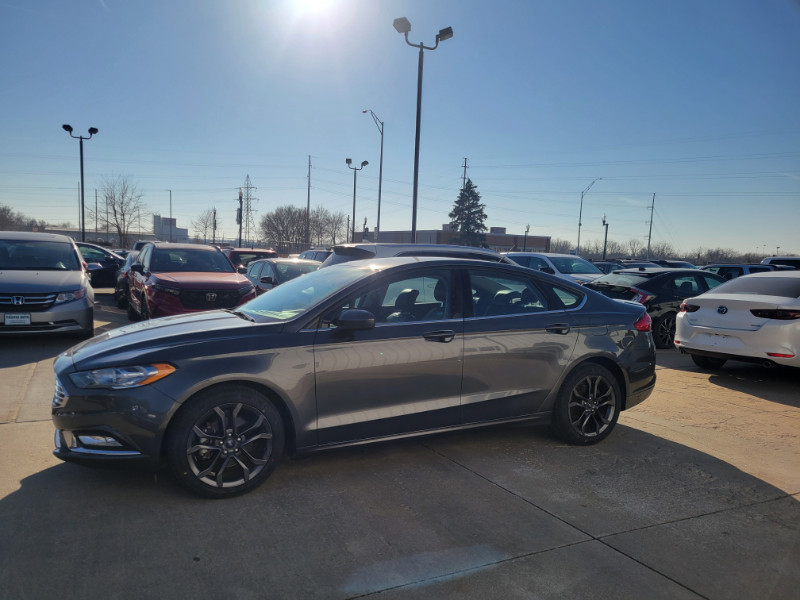2018 Ford Fusion SE photo 4