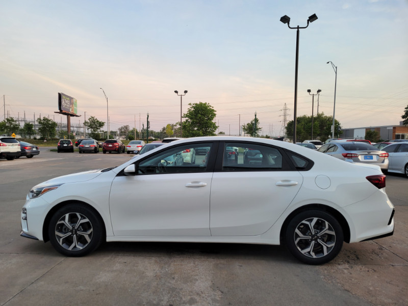 View vehicle photo 4