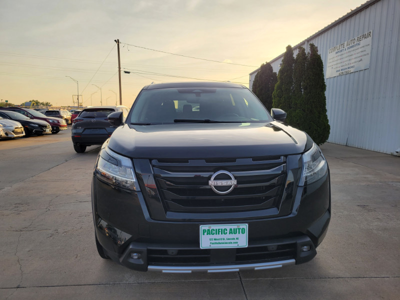 View vehicle photo 2