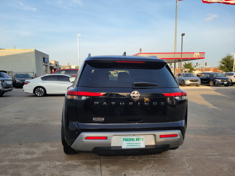 View vehicle photo 7