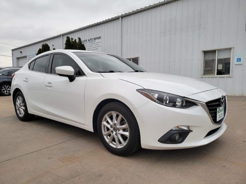 White 2015 Mazda MAZDA3 i Grand Touring Sedan Front-Wheel Drive Automatic