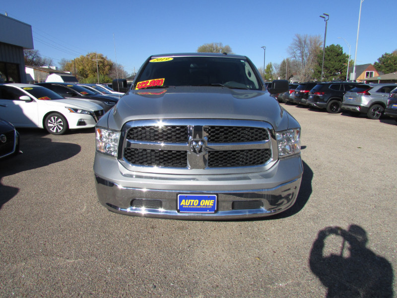 2019 RAM Ram 1500 Classic SLT photo 2