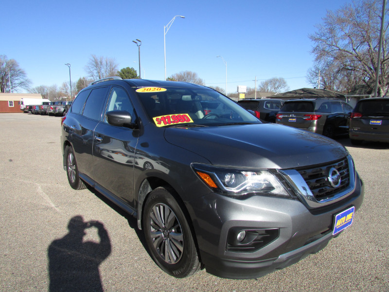 2020 Nissan Pathfinder SV photo 3