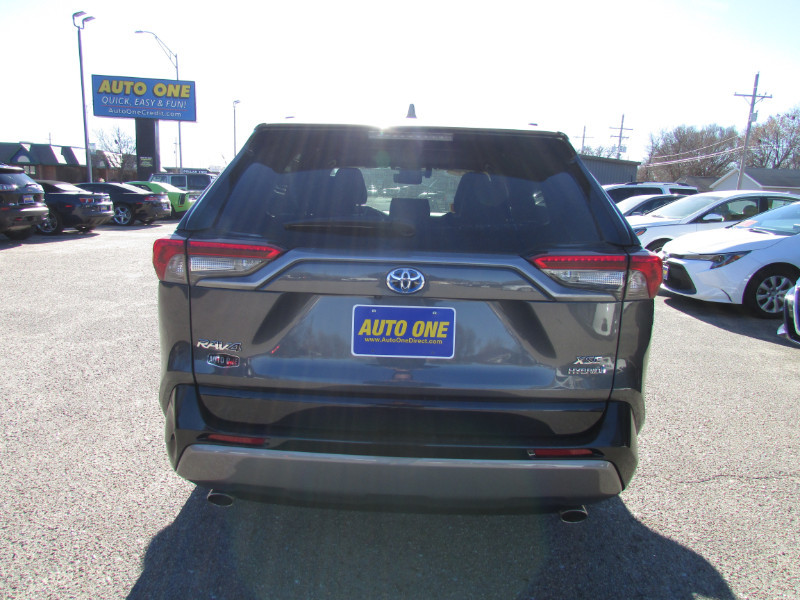 2019 Toyota RAV4 XSE photo 4