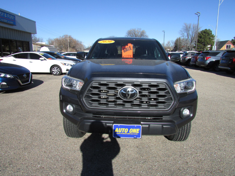 2020 Toyota Tacoma TRD Off Road photo 2