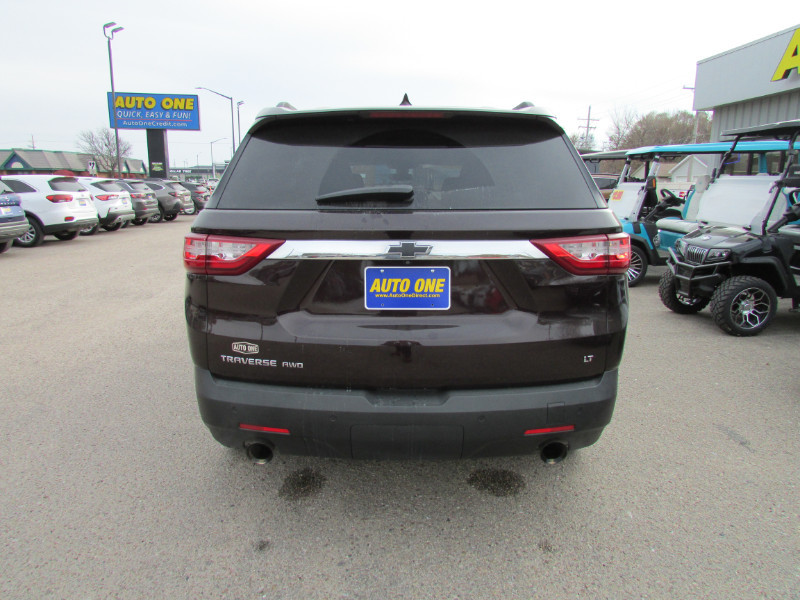 2021 Chevrolet Traverse Cloth 1LT photo 2
