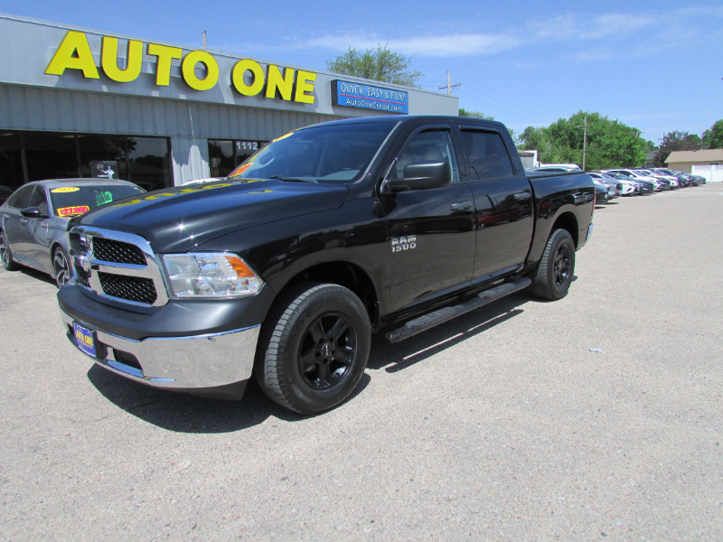2017 RAM 1500 ST Crew Cab 4x4 5'7" Box's photo