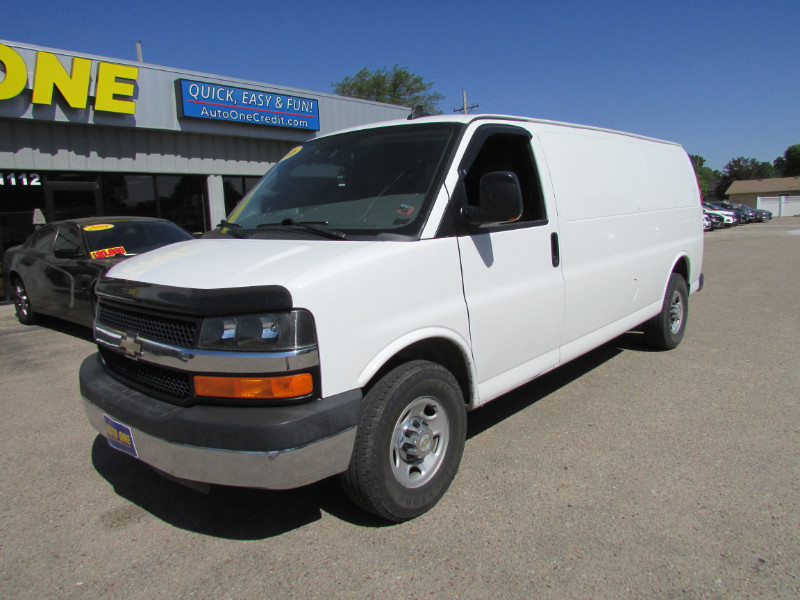 2016 Chevrolet Express 3500 Extended Work Van's photo
