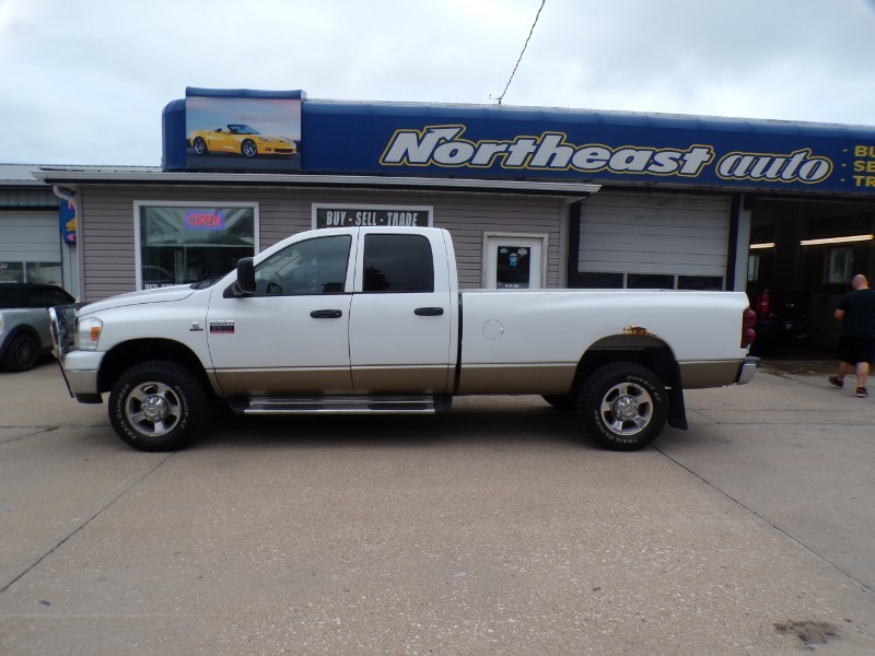 White 2009 Dodge RAM 2500 Pickup Truck Four-Wheel Drive Automatic