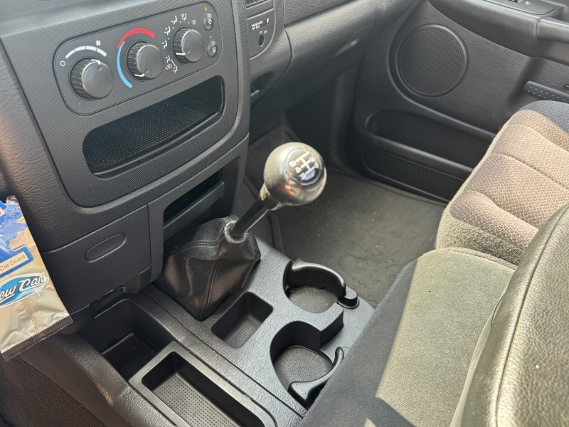 2004 Dodge Ram 3500 SLT photo 13