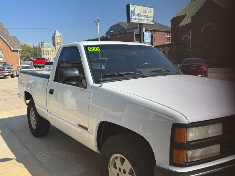 1990 Chevrolet Silverado photo 2