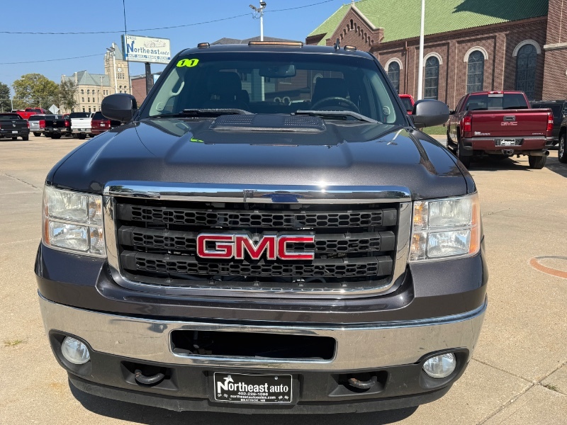 2011 Gmc Sierra SLT photo 2