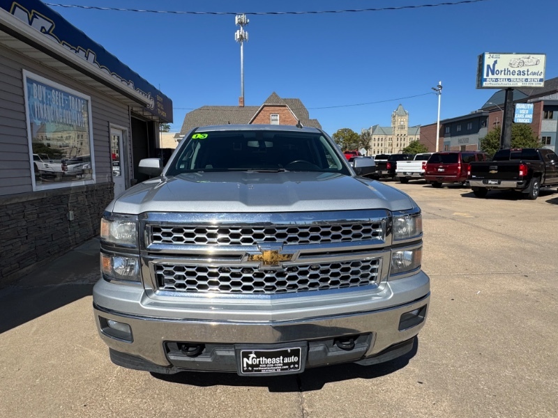 2015 Chevrolet Silverado 1500 LT photo 2
