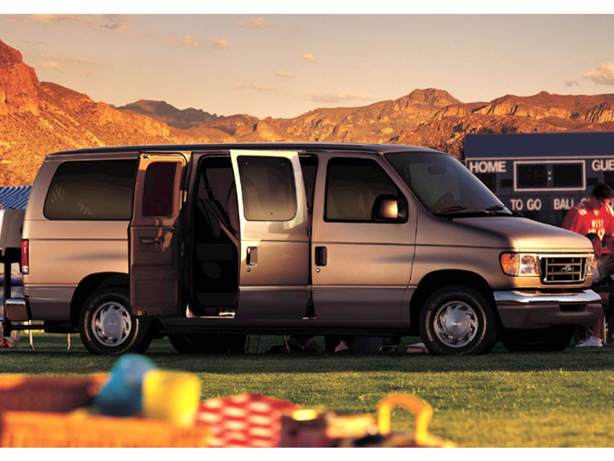 2004 Ford E-Series E-350 XL Super Duty's photo