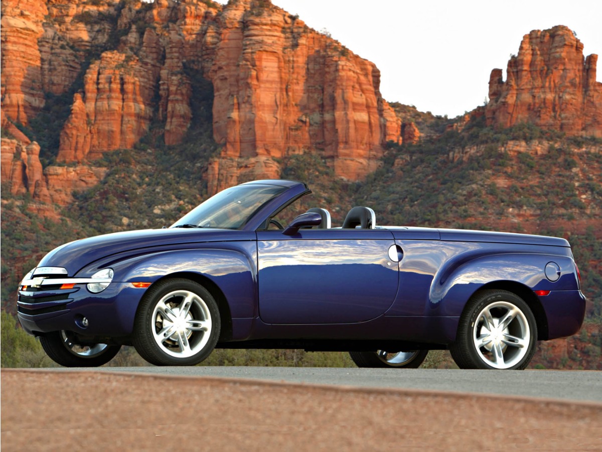2005 Chevrolet SSR -'s photo